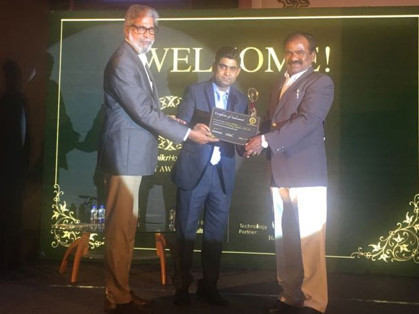 Vibez Estate bag prestigious award at Realty Award and Conclave 2018