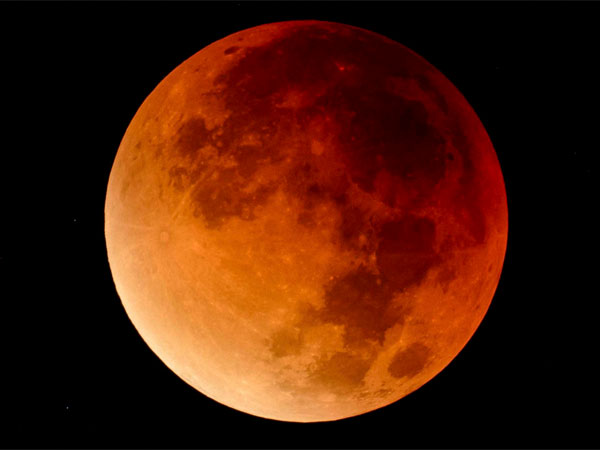 What is total lunar eclipse? 