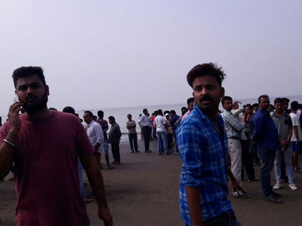 Boat capsizes in Maharashtra. Photo credit: ANI Boat capsizes in Maharashtra. Photo credit: ANI