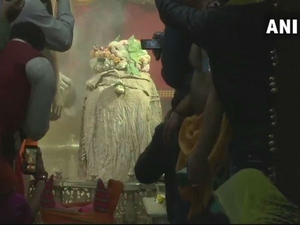 A night dedicated to the Divine