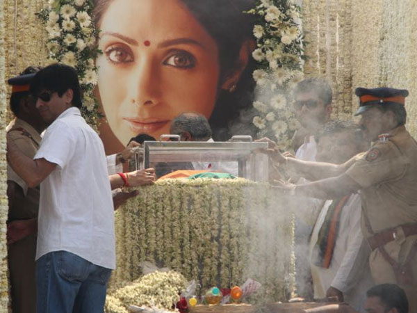 Thousands gather to bid farewell to Sridevi
