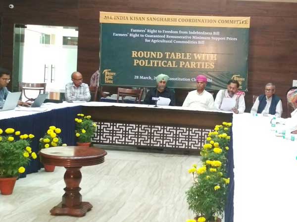 Farmers mount pressure on political parties and the government Farmers mount pressure on political parties and the government