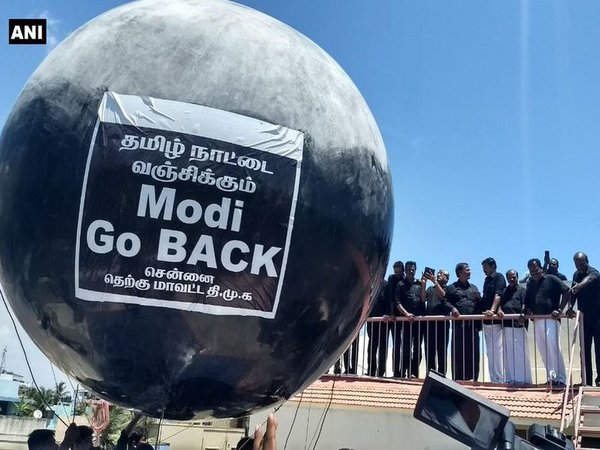 DMK floats a black balloon with the slogan Modi Go Back. Courtesy: ANI news DMK floats a black balloon with the slogan Modi Go Back. Courtesy: ANI news