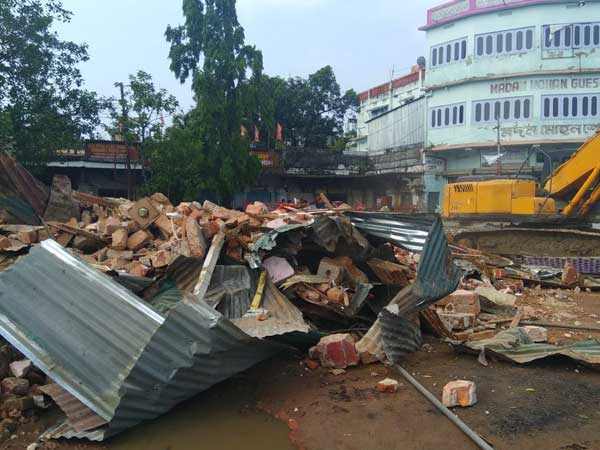 Tripura govt starts demolishing illegal offices of political parties