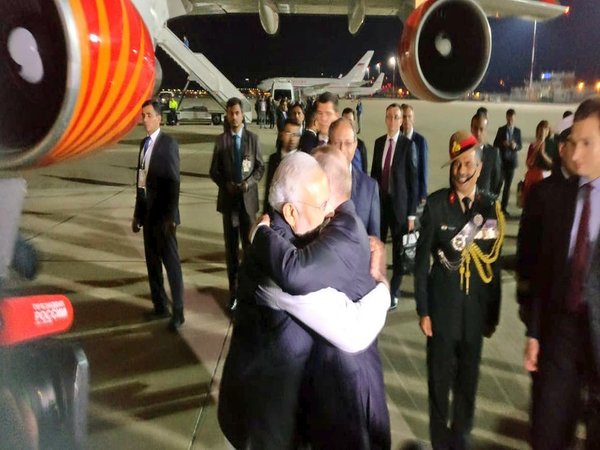 Putin bids farewell to Modi