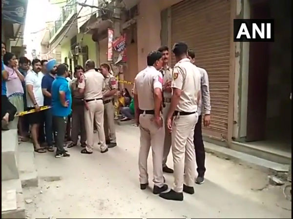 Delhi: Bodies of 7 women, 4 men found from house in Burari