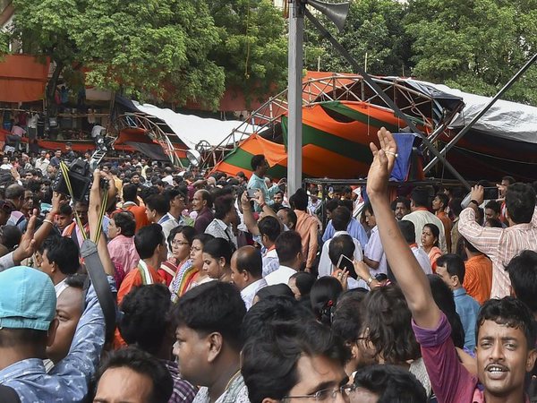 22 injured as tent collapses