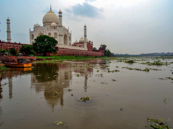 Rising Yamuna poses threat to Taj Mahal