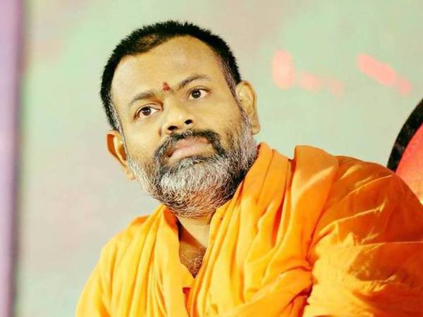 head of Sri Peetham of Kakinada Swami Paripoornananda head of Sri Peetham of Kakinada Swami Paripoornananda