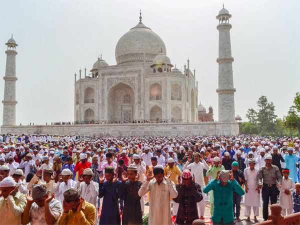 Why Taj Mahal, prayers can be offered at other Mosques as well says SC Why Taj Mahal, prayers can be offered at other Mosques as well says SC