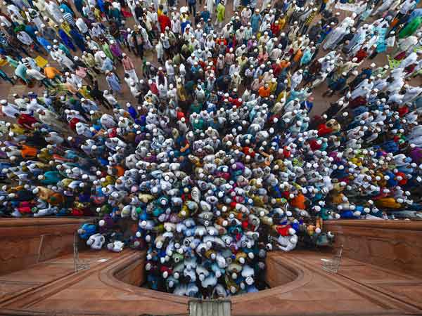 Muslims offer 'Namaz' at Jama Masjid