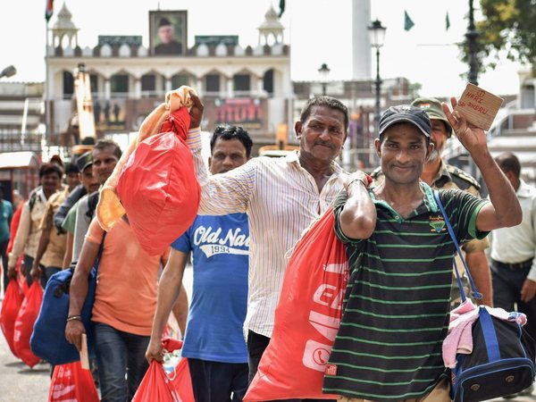 Pakistan releases 30 Indian