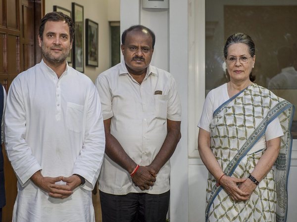 Kumaraswamy with Rahul Gandhi