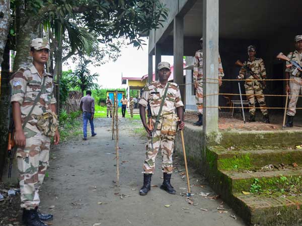 Illegal Bangladeshi immigrants could infiltrate into south India warns IB Illegal Bangladeshi immigrants could infiltrate into south India warns IB