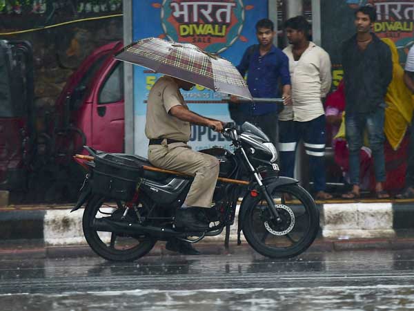 Weather forecast for Aug 9: Light rains to continue in Delhi for next 2 to 3 days Weather forecast for Aug 9: Light rains to continue in Delhi for next 2 to 3 days