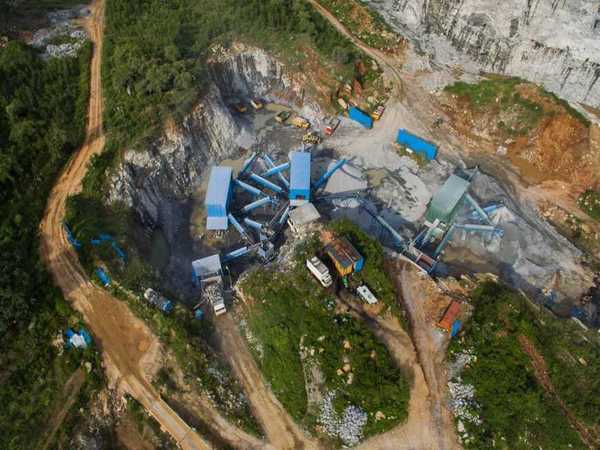 Stone quarries, crushers operating within buffer zone of Bannerghatta National Park. Pic courtesy: Vijay Nishant Stone quarries, crushers operating within buffer zone of Bannerghatta National Park. Pic courtesy: Vijay Nishant