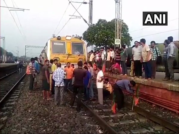 Train service in Sealdah South and Howrah main line disrupted
