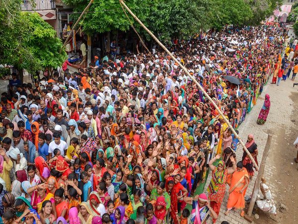 Devotees queue up to offer prayers at Sri Krishna Janamsthan temple Devotees queue up to offer prayers at Sri Krishna Janamsthan temple