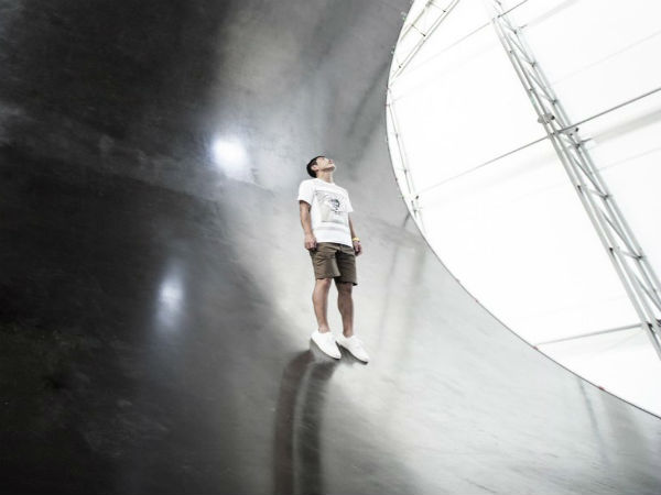 Who is Japanese billionaire Yusaku Maezawa