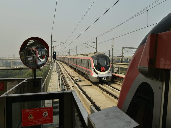 A train on the Pink line of the Delhi Metro