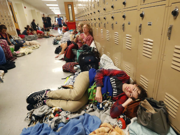 Shelter houses hundreds of people