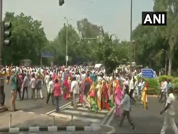 Protest near CM's residence