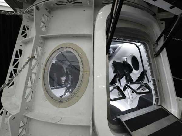 Boeing, SpaceX awarded a combined $6.8 billion in contracts: