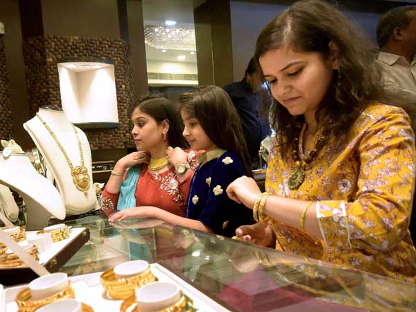 Gold price: High rates take sheen out of Dhanteras sales Gold price: High rates take sheen out of Dhanteras sales