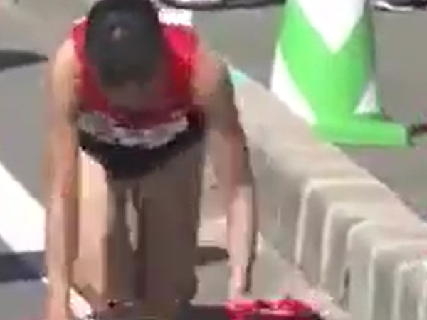 Will of steel! Japan teen continues in race after breaking leg Will of steel! Japan teen continues in race after breaking leg