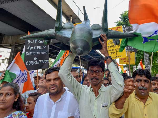 Come what may, mudslinging on Rafale to continue till 2019 Lok Sabha elections Come what may, mudslinging on Rafale to continue till 2019 Lok Sabha elections