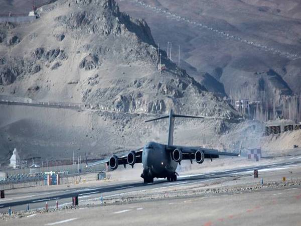 Record: IAF airlifts 463 tonnes of load in 6 hours to airfields,drop zones in Ladakh Record: IAF airlifts 463 tonnes of load in 6 hours to airfields,drop zones in Ladakh