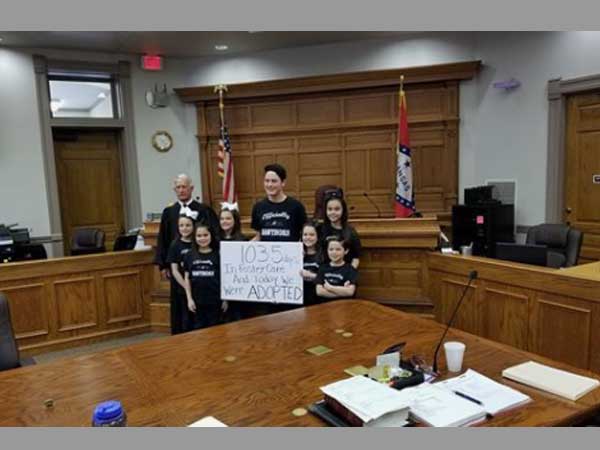 US family adopts 7 siblings from foster care, makes Christmas 2018 very very special US family adopts 7 siblings from foster care, makes Christmas 2018 very very special