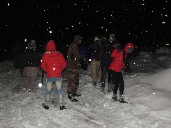 Stranded tourists amidst heavy snowfall:
