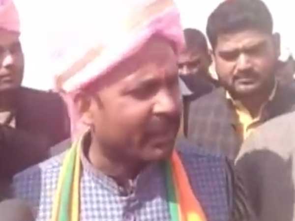 BJP MP makes sexist remark on Priyanka, says she wears Jeans in Delhi, Saree and Sindoor in rural a BJP MP makes sexist remark on Priyanka, says she wears Jeans in Delhi, Saree and Sindoor in rural a