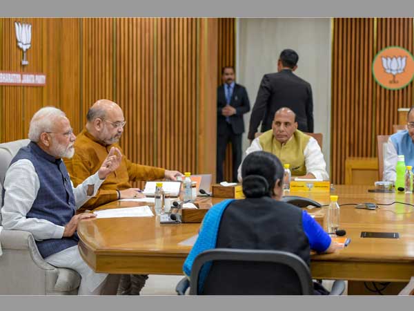 As Cong stakes claim to form Govt, top BJP leaders likely to arrive in Goa As Cong stakes claim to form Govt, top BJP leaders likely to arrive in Goa