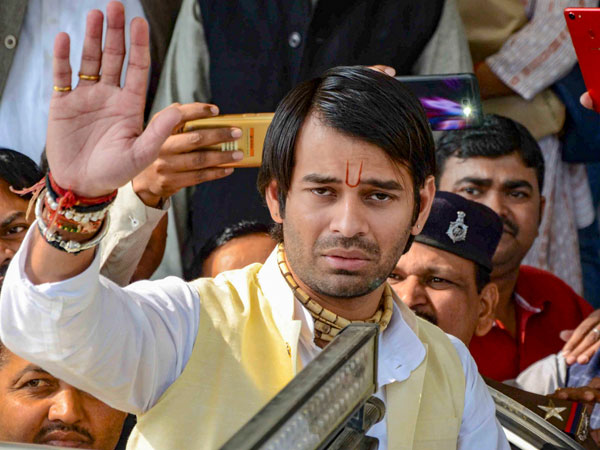 Tej Pratap may contest as Independent, to take on father in law Chandrika Rai from Saran Tej Pratap may contest as Independent, to take on father in law Chandrika Rai from Saran