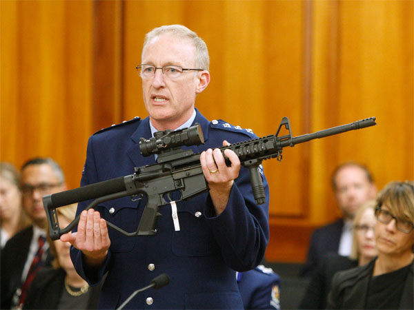 Police acting superintendent Mike McIlraith shows New Zealand lawmakers in Wellington on April 2, 2019, an AR-15 style rifle similar to one of the weapons a gunman used to slaughter 50 people at two mosques. PTI file photo Police acting superintendent Mike McIlraith shows New Zealand lawmakers in Wellington on April 2, 2019, an AR-15 style rifle similar to one of the weapons a gunman used to slaughter 50 people at two mosques. PTI file photo