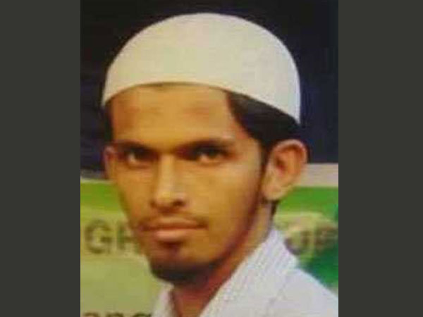 Colombo bombings: Photographs of suspects released