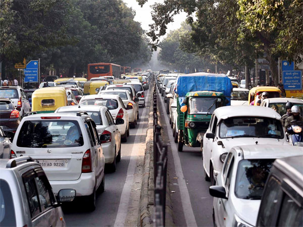 A view of heavy traffic at Connaught Place in in New Delhi A view of heavy traffic at Connaught Place in in New Delhi