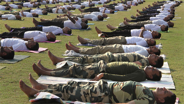 ITBP personnel perform yoga at minus 15'C