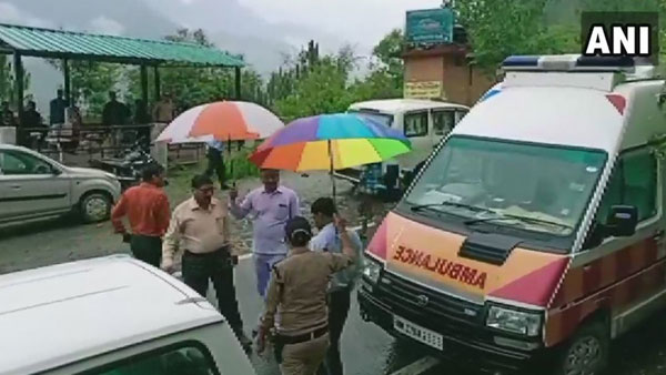 7 feared dead after school bus carrying 18 children rolls down a gorge in Uttarakhand 7 feared dead after school bus carrying 18 children rolls down a gorge in Uttarakhand