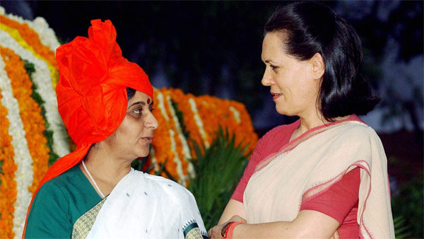 Sushma SWaraj with Sonia Gandhi