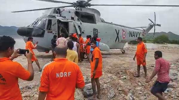Intensive search on with choppers, over 100 rescuers
