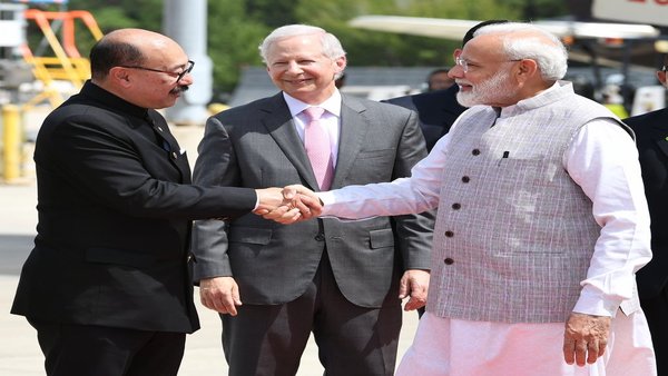 PM Modi received by Indian Ambassador to the US Harsh Vardhan Shringla