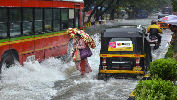 Mumbai rains to continue for next 48 hours; Normal life disrupted Mumbai rains to continue for next 48 hours; Normal life disrupted