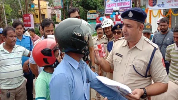 HAPPY DRIVING was mooted by Baruipur Deputy SP Traffic Md Qutbuddin khan HAPPY DRIVING was mooted by Baruipur Deputy SP Traffic Md Qutbuddin khan