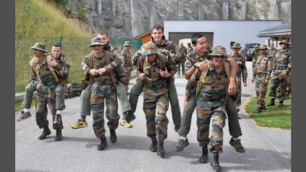 Indian and French army men in Indo-French Army Exercises Shakti 2013 in Grenoble