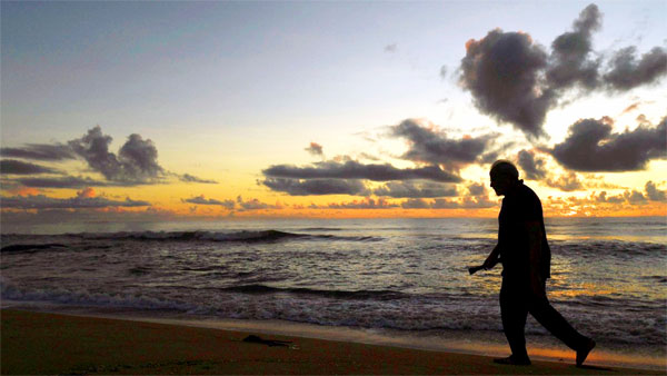 PM Modi while walking on the beach