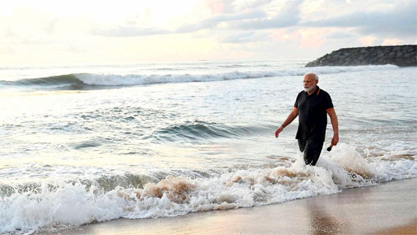 PM Modi plogging on a beach in Mamallapuram