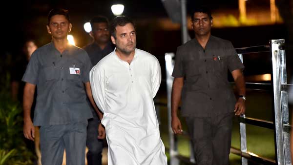 Centre tweaks security rules, SPG to accompany Gandhis round the clock; Cong slams Centre tweaks security rules, SPG to accompany Gandhis round the clock; Cong slams